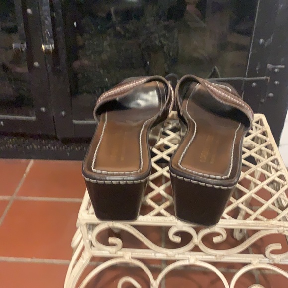 Donald Pliner brown crocodile print wedges - Picture 3 of 5